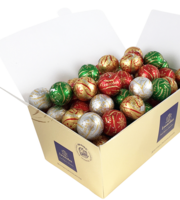 Doos met kerstballetjes. Vanaf 12.55€